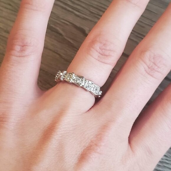 Ring - Picture 3 of 3